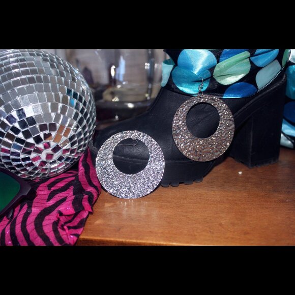 Iridescent Teal Effect Bold Hoop Earrings - Picture 4 of 4